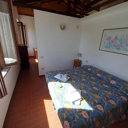 Gospodarstwo agroturystyczne Podere S.giulia - Casale S.giulia *